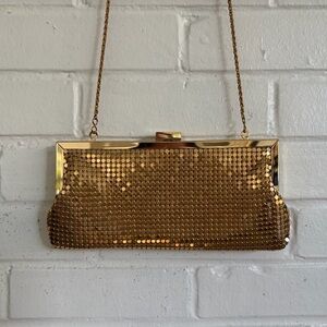 La Regale Gold Sequined Mesh Evening Clutch w/ Shoulder Chain, EUC
